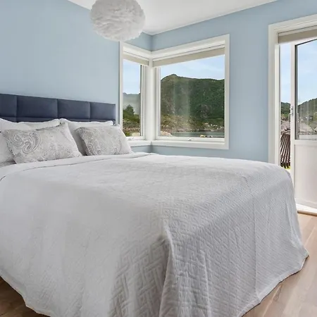 Nytt Hus Med Topp Standard Ved Havet