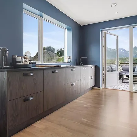 Holiday home Nytt Hus Med Topp Standard Ved Havet *