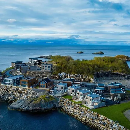 Nytt Hus Med Topp Standard Ved Havet Kabelvag
