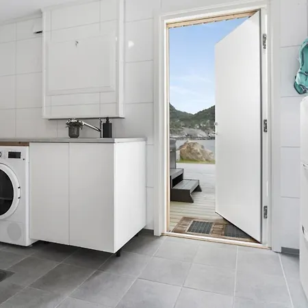 別荘 Nytt Hus Med Topp Standard Ved Havet *