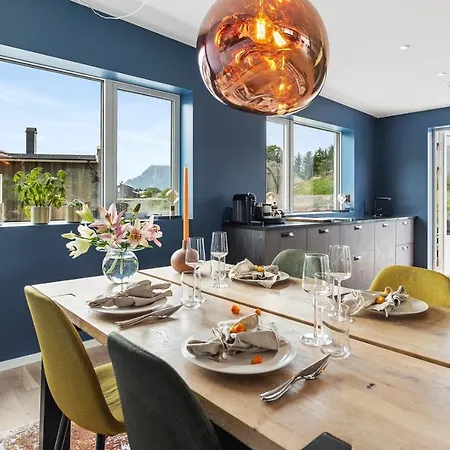 Nytt Hus Med Topp Standard Ved Havet